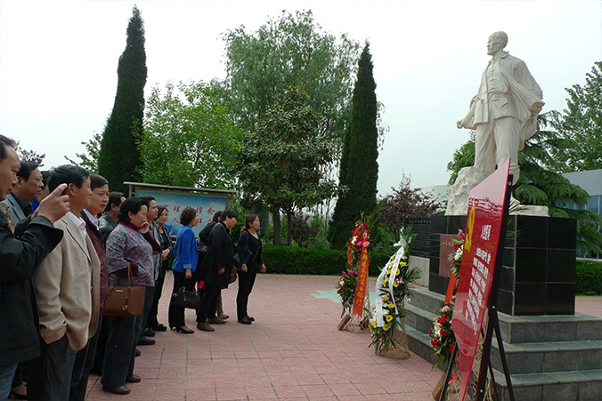 院党委组织广大党员干部到杨水才纪念馆参观学习